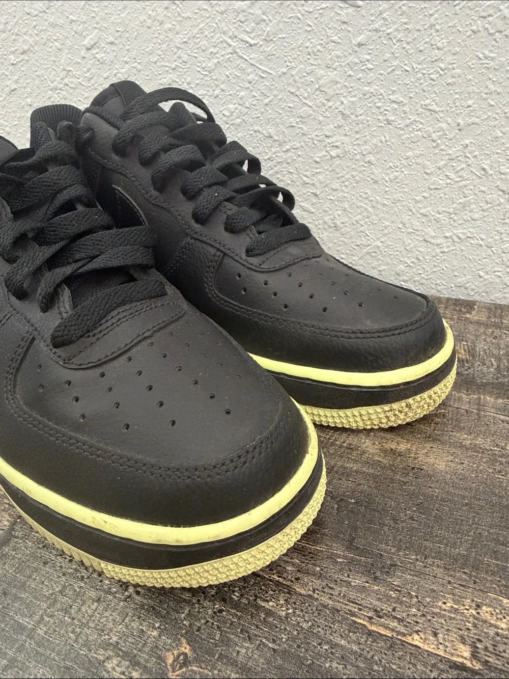 Nike Men’s Black Sneakers with Neon Yellow Trim